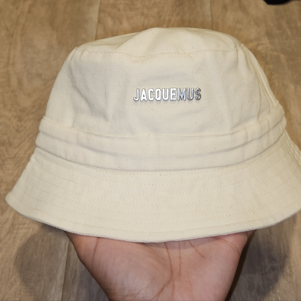 Jacquemus bucket hat